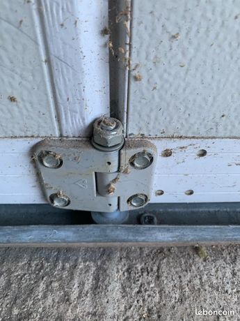 Charnière porte garage