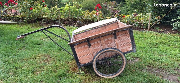 Charrette a bois ancienne