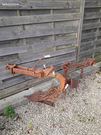 Charrue de motoculteur