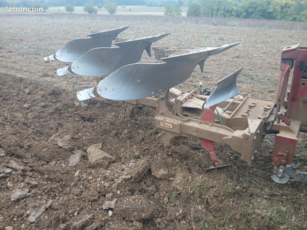 Charrue Goizin type 965 3 corps