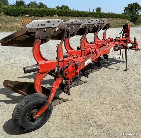 Charrue Grégoire besson