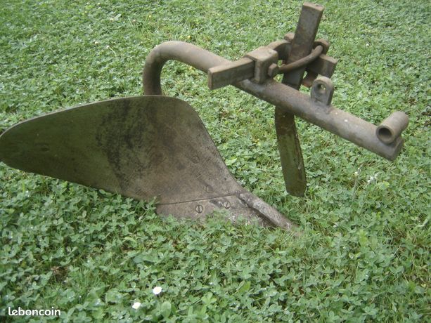 Charrue simple ou déportée staub