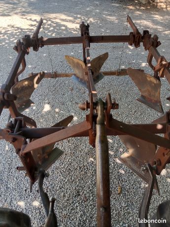 Charrue vigneronne