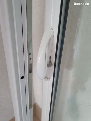 Chassis coulissant 24mm double vitrageLargeur hors tout 1330mmHauteur hors tout 2490mmA retirer sur Mees