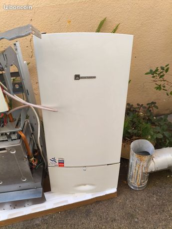 Chaudière elm leblanc groupe BOSH en de fonctionnement toujours entretenue 24 kwatts prix demandé