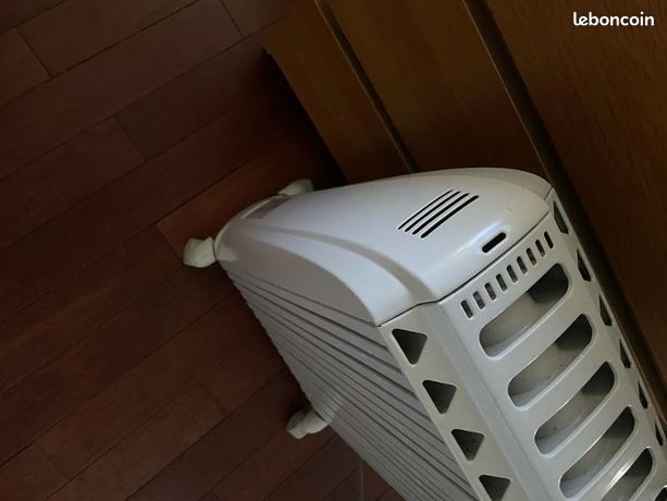 Chauffage / radiateur électrique bain dhuile DeLonghi 2000w