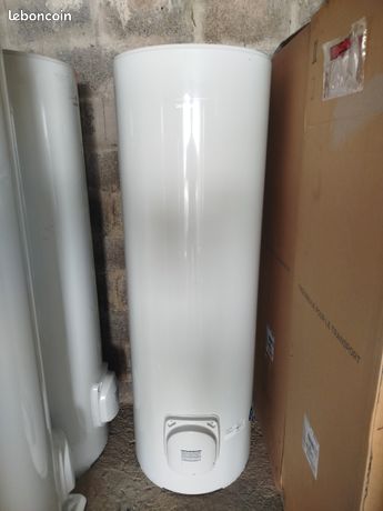 Chauffe eau électrique 300l neuf défaut aspect