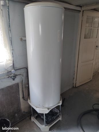 Chauffe eau Atlantic 200l avec pied