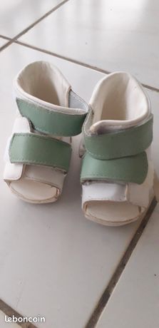 Chaussures orthopédiques bébé