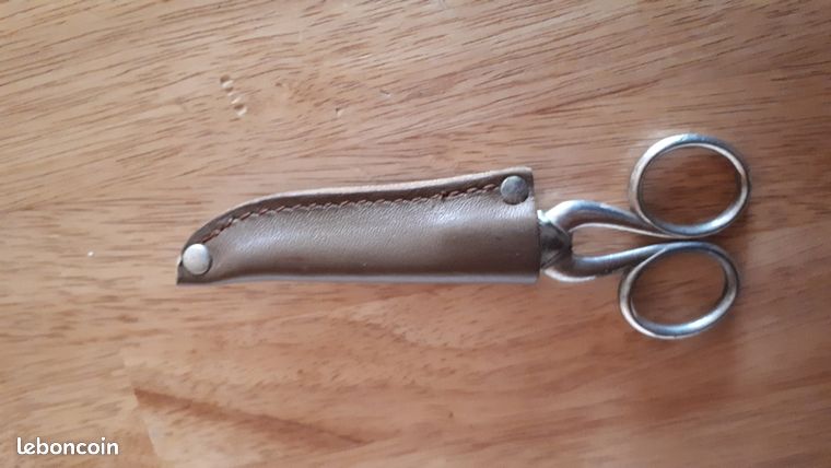 Ciseaux anciens LA POSTE