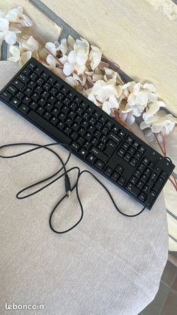 Clavier filaire USB noir état impeccable