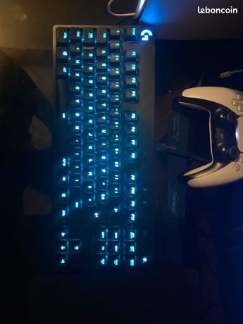 Clavier Logitech GPro + souris Logitech G502 + casque Razer BlackShark V2 X