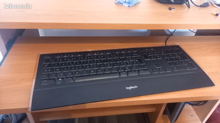 Clavier Logitech k740