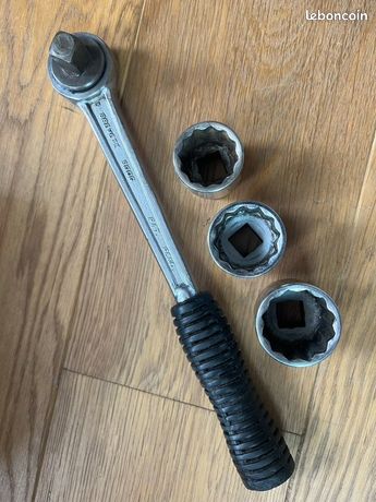 Clé à Cliquet Facom S 151 + douilles Facom 24 -26 & 27 mm