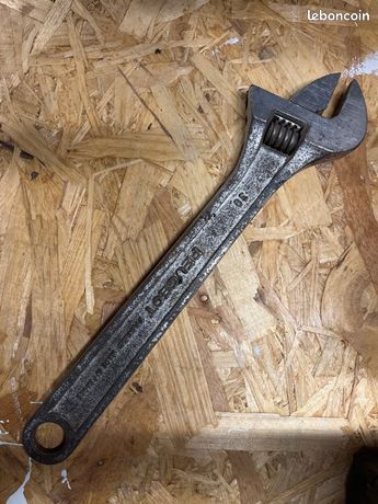 Clé à molette Peugeot