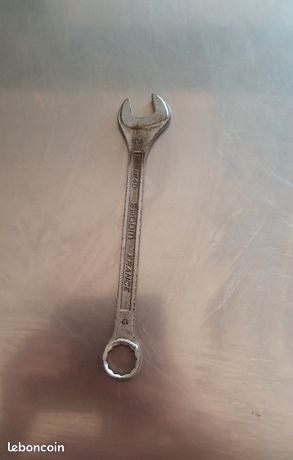 Clé plate il 17 facom