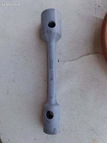 Clef à tube femelle hexagone 27 et 39