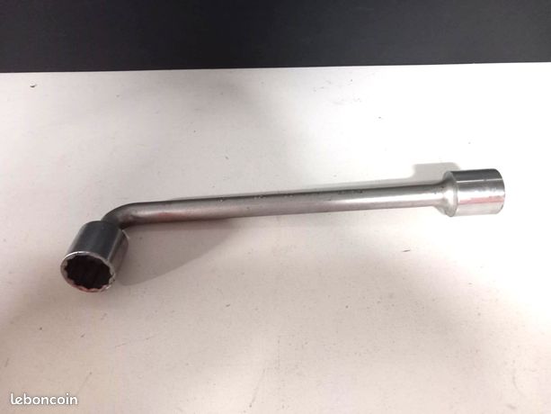 Clés a pipe 32
