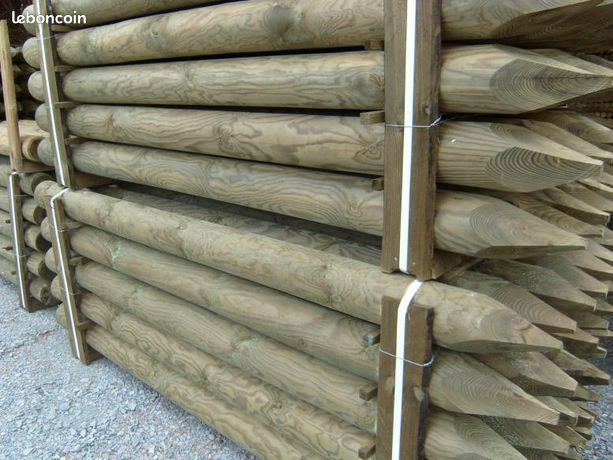 CLOTURE POTEAUX BOIS traité autoclave CLASSE 4. Clôture pour CHEVAUX. Clôture JARDIN. CLÔTURE PRIX POTEAUX 1/2 LICES 1/2 Rondins bois Qualité Prix. Créozote