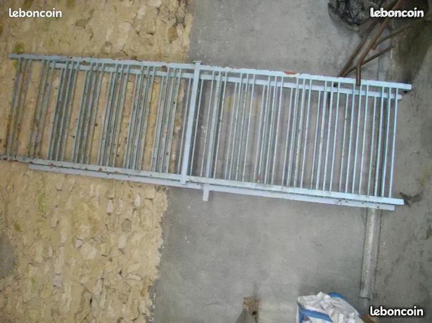 Clôtures barrières ou grilles en fer...très bon état
