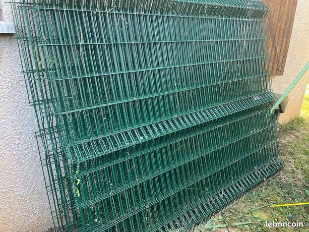 Clôtures vertes rigides