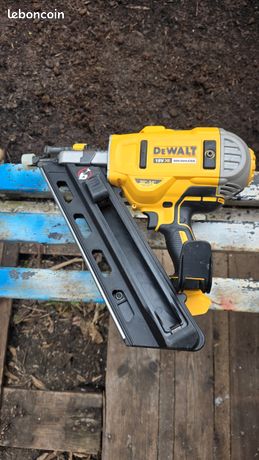 Cloueur Dewalt DCN692