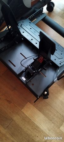 Cockpit + bunble moza R5 + volant Moza KS