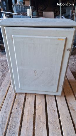 Coffret, boîtier électrique étanche en fibre de verre