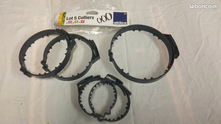 Colliers plastiques pour gaine VMC Aldes