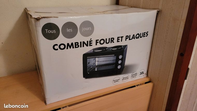 Combiné four et plaque