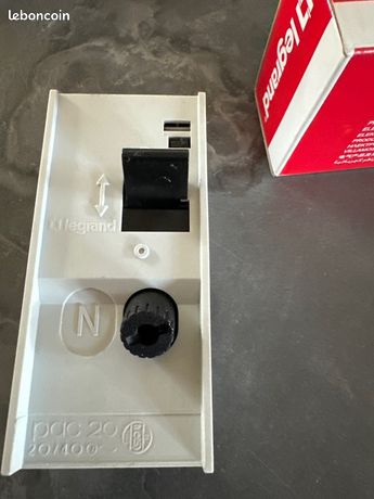 Combiné Pac20 à cartouches Saillie 20A 1+N LEGRA