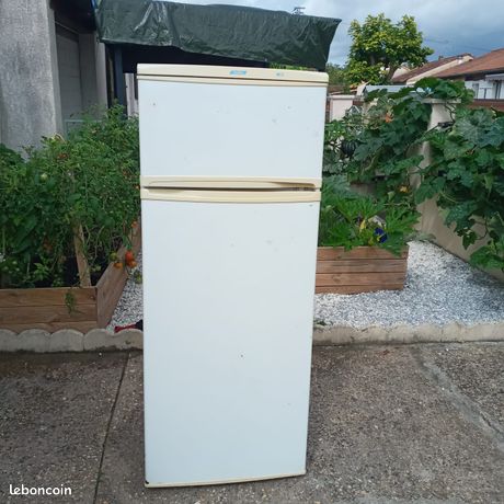 Combiné frigo congélateur 255L