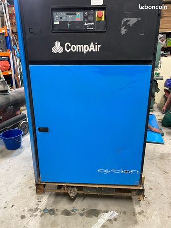 Compresseur à vis industriel Compair Cyclon (BroomWade)