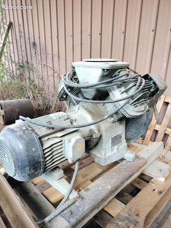 Compresseur bi cylindres produit pression 10 bars triphasé et sa cuve de 1000 litres