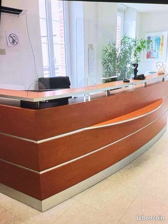 Comptoir daccueil bois massif