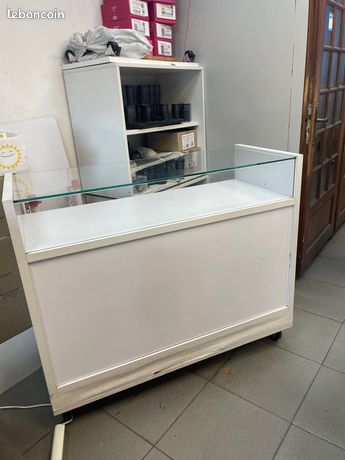 Comptoir vitré sans les portes