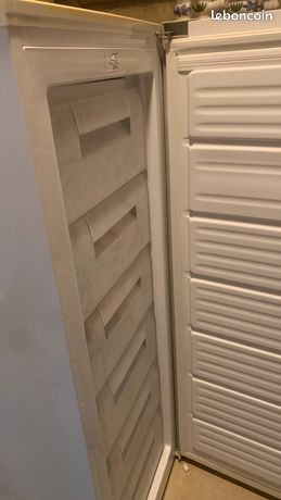 Congélateur armoire 220l