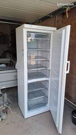 Congélateur armoire 7 tiroir très bon état urgent cause déménagement 180 euros