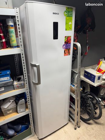 Congélateur armoire BEKO HS