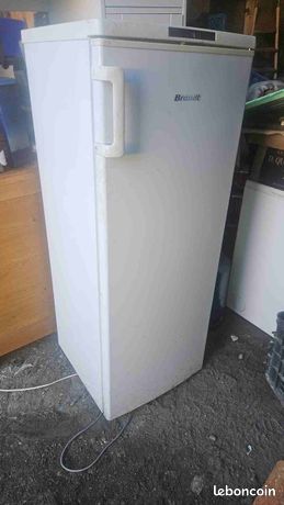 Congelateur armoire en bon etat 064039*et5867