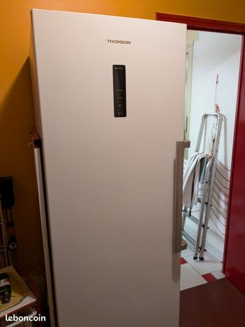 Congélateur armoire Thomson