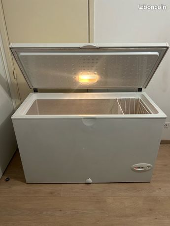Congélateur Coffre INDESIT - 300 Litres - Très Propre