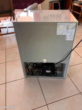 Congélateur Cube 42L Blanc CUBECV71A++