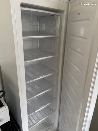 Congélateur vedette tout neuf jamais utiliser