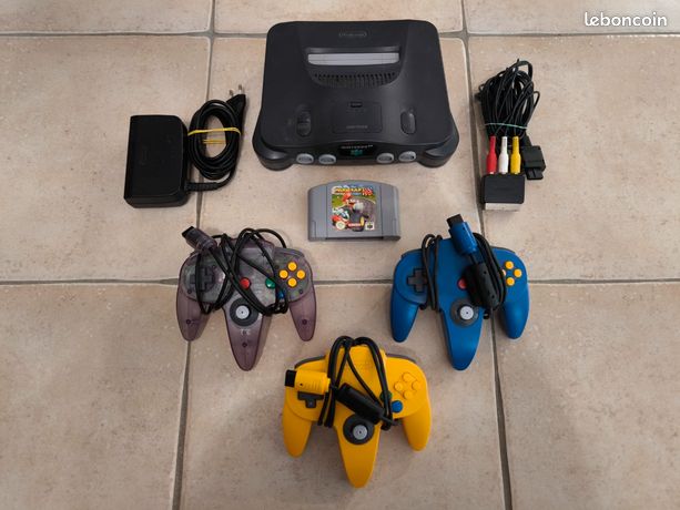 Console Nintendo 64 NUS-001 FRA + 3 manettes + le jeu Mario Kart 64 + alimentation et câbles