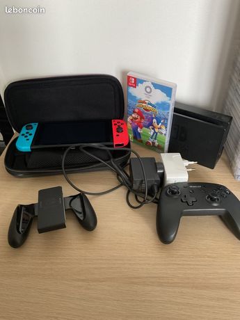 Console Nintendo Switch + manette pro + jeu Mario