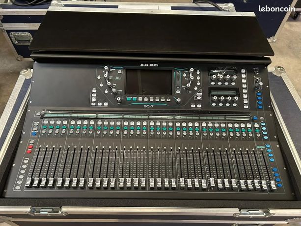 Console son Allen&Heath SQ7 + flight case + boitier de scene