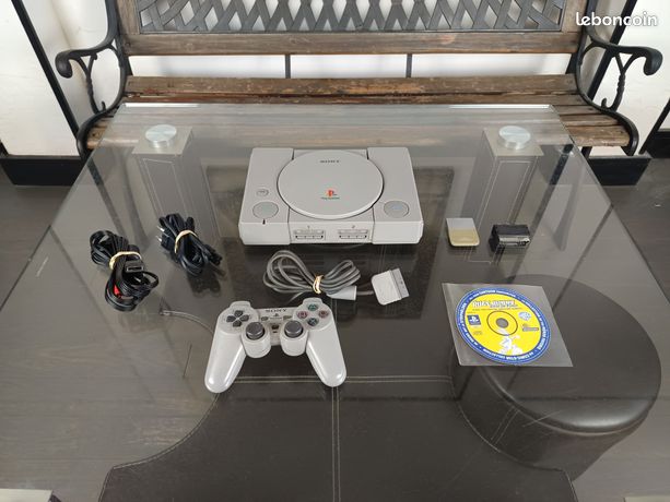 Console Sony Playstation 1 Avec Jeu Bugs Bunny Lost in Time