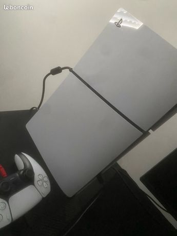 Console Sony PS5 digital slim édition + Écran PC Gamer SKILLKORP M24