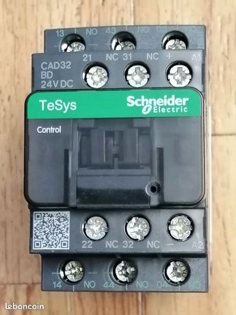Contacteur auxiliaire CAD32BD Schneider (NEUF)